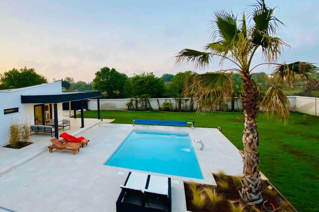 Villa Eni Medulin Sisan Heated Pool Exteriör bild